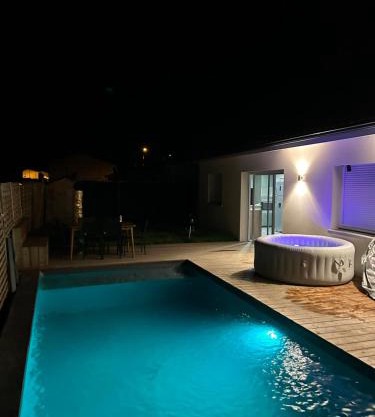 Aux portes de bordeaux Maison cocooning avec Piscine