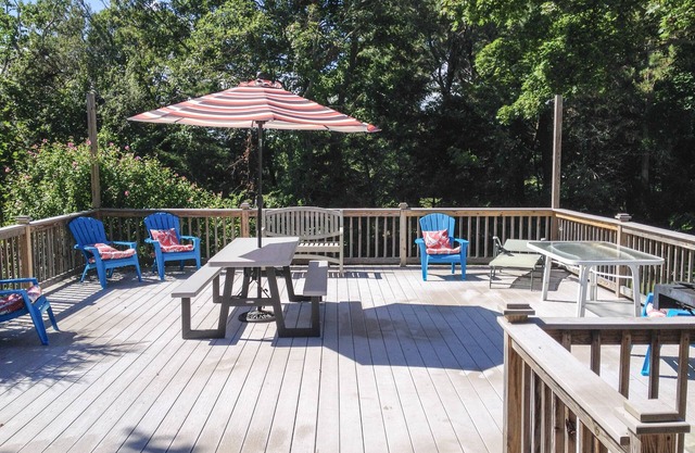 AVAILABLE Aug 9-16 Last minute cancelation WALK to Mayflower beach Clean home