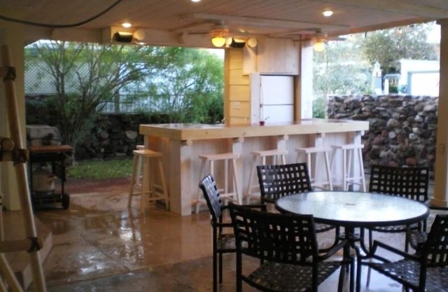 AVAILABLE LABOR DAY Private Marina, Docks, Close to Golf Course, Restaurants.