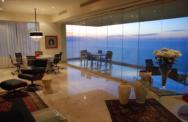 Avalon 1005 Corner Unit, 10th Floor!