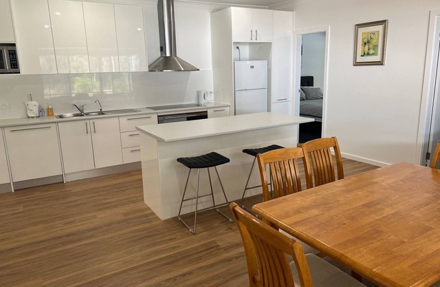 AVALON REST THORNTONn2 Bedroom Apartment in Tranquil Location