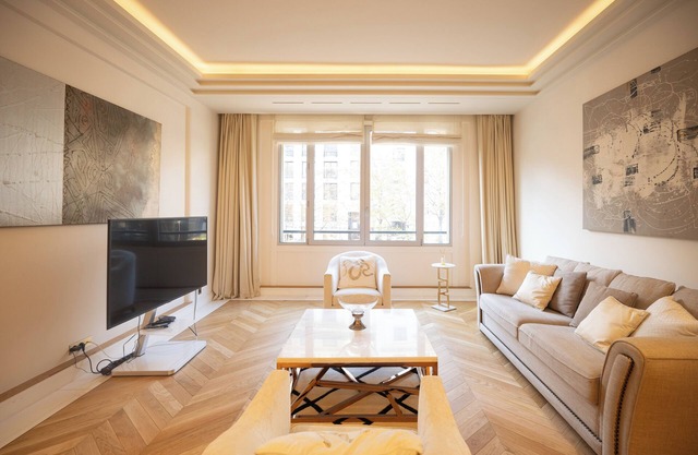 Ave Montaigne - Lux 2BD with AC