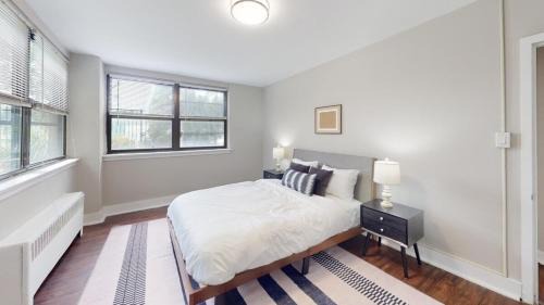 Avenue B152 Perfect 2br! Pool Parking Gym