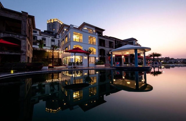 AVON villa