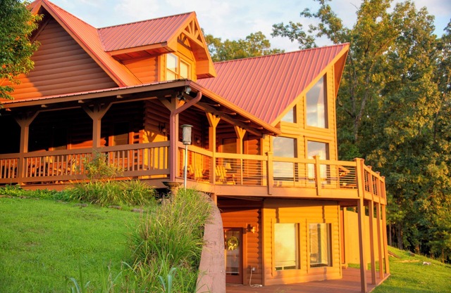 Awe-Inspiring Views/Spacious Cabin/Pickleball Court