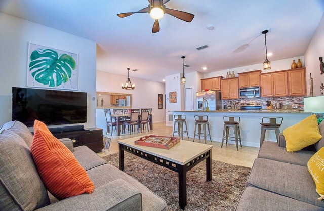 Awesome Daydreamer Home, Pool, Waterpark, Slides, Lazy River, near all Parks