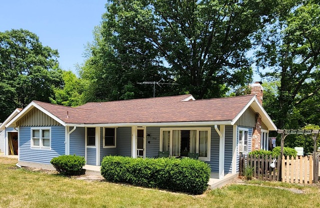 Awesome Harbor Country Cottage with Hot Tub - Close To Everything!