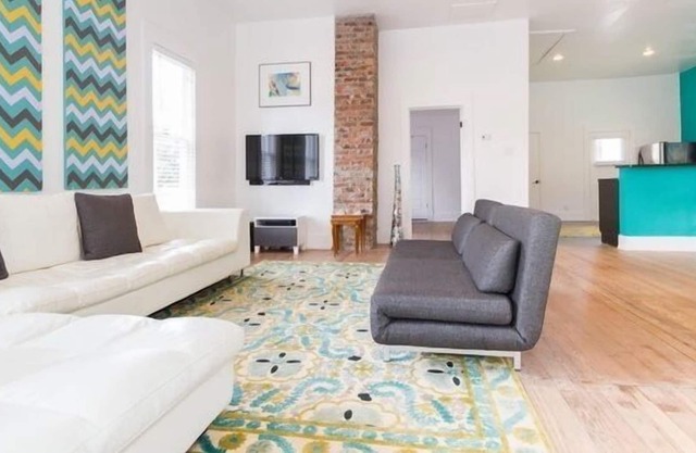 Awesome Historic Southside In A Hip Part Of Town-walk To It All - Sleeps 8