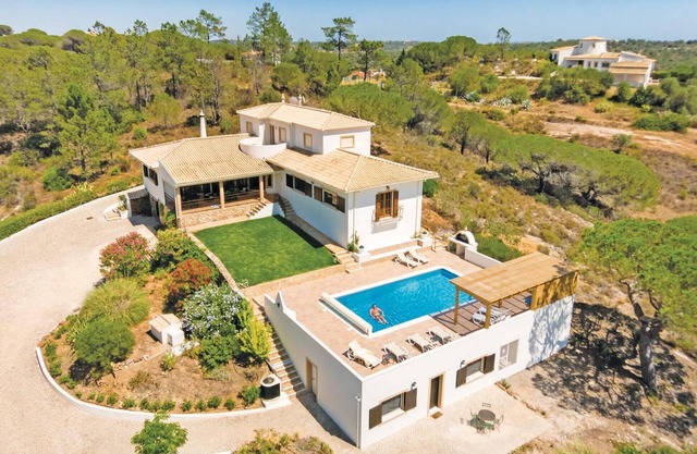Awesome home in Algoz
