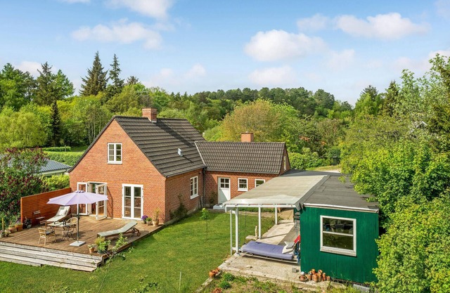 Awesome home in Ebeltoft with WiFi
