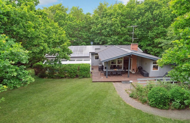 Awesome home in Glesborg with WiFi