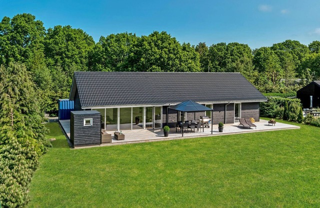 Awesome home in Glesborg with sauna