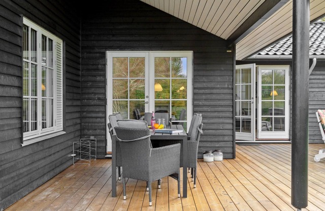 Awesome home in Græsted with WiFi