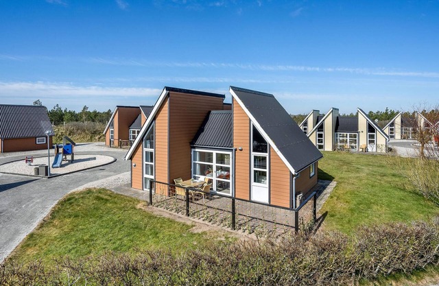 Awesome home in Hadsund with WiFi