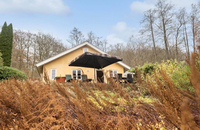 Awesome home in Jelling with WiFi