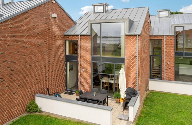 Awesome home in Juelsminde with WiFi
