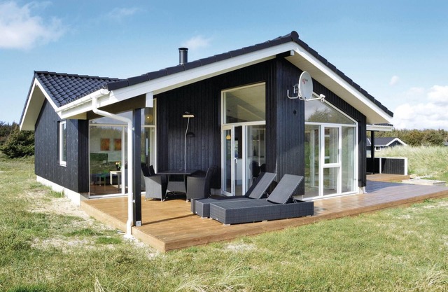 Awesome home in Ringkøbing with sauna