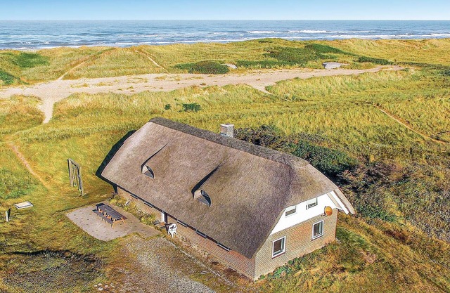 Awesome home in Ringkøbing with sauna