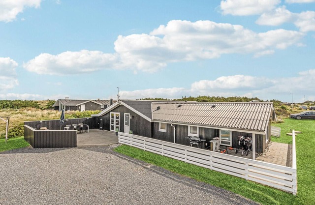 Awesome home in Ringkøbing with sauna