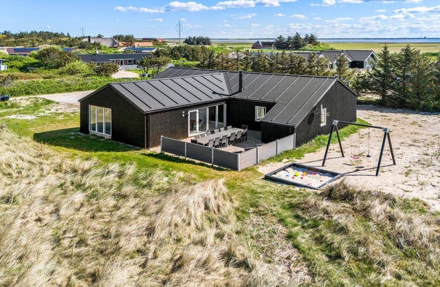Awesome home in Ringkøbing with sauna