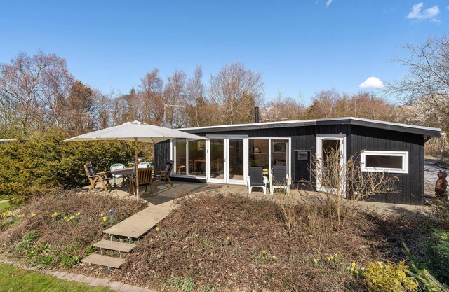 Awesome home in Roslev with kitchen
