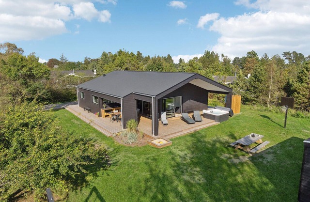 Awesome home in Sæby with sauna