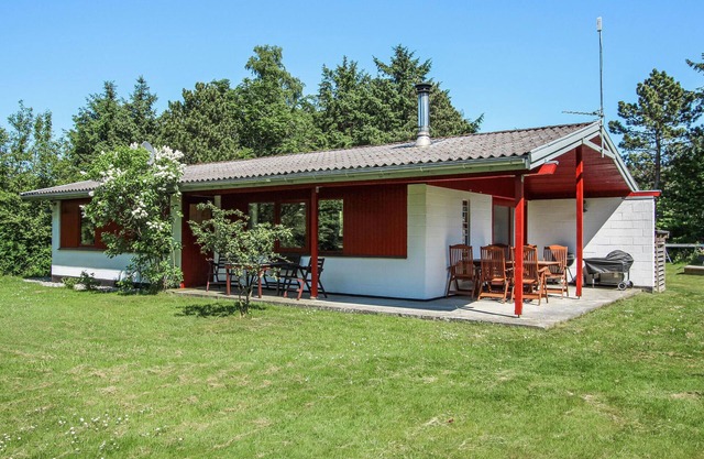 Awesome home in Samsø with kitchen