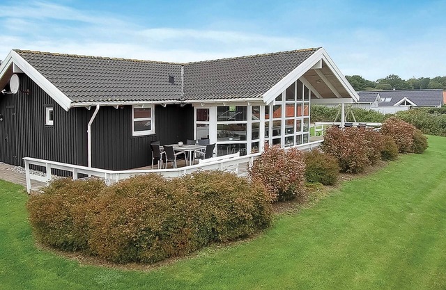 Awesome home in Sjølund with WiFi