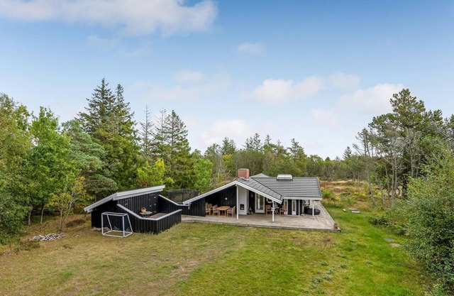 Awesome home in Skagen with WiFi