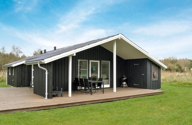 Awesome home in Strandby with kitchen