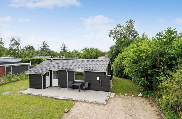 Awesome home in Tarm with WiFi