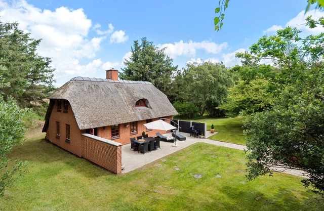 Awesome home in Ulfborg with WiFi