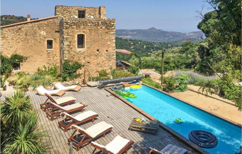 Awesome Home In Ville-Di-Paraso