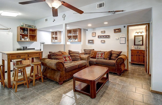 Awesome home right next to the city pool with plenty of boat parking.
