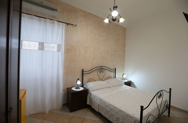 B&B 'A casa di Silvia': Family Welcoming and Relaxation near Gallipol, Salento