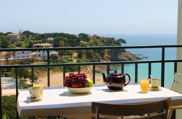 B28º-VERY NICE AP. STUDY - 20 M FROM THE BEACH - SEA VIEW PARKING