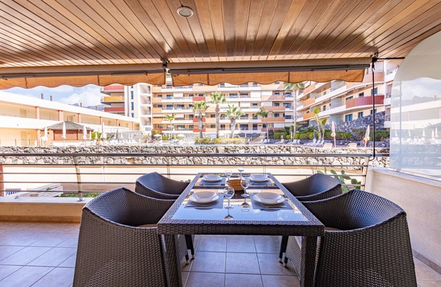 Balcon de Los Gigantes 2A016 poolview