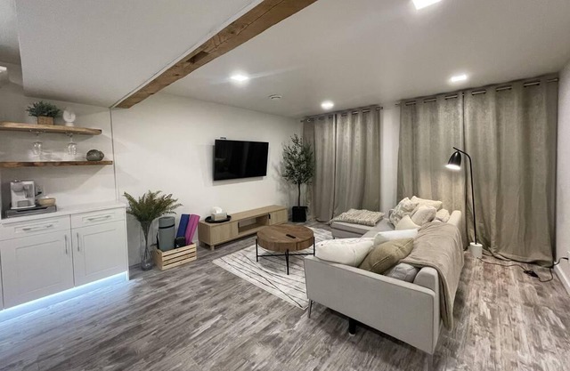 Back to basics at Bark & Olive. Close to all amenities. Relax in tranquil