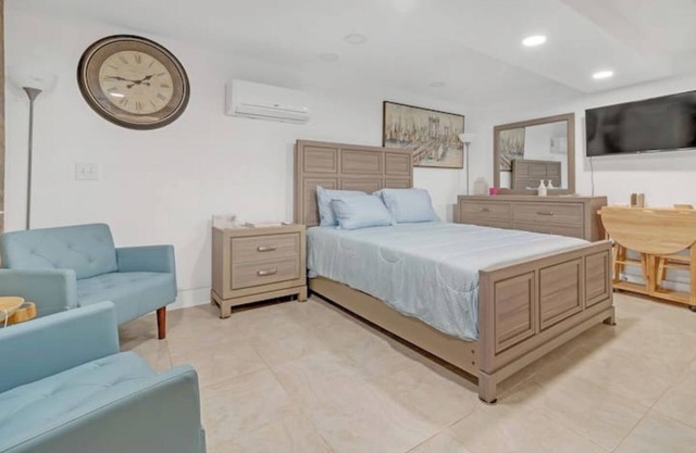 Bahama Mama Studio Suite