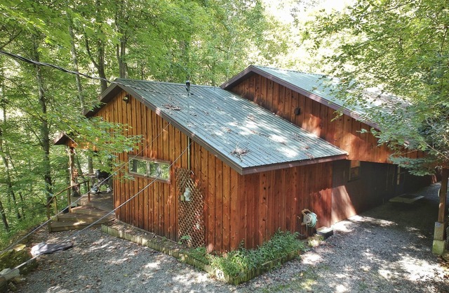 Bair's Lair - Mountain Views, Charming Cabin between Sylva and Cherokee.