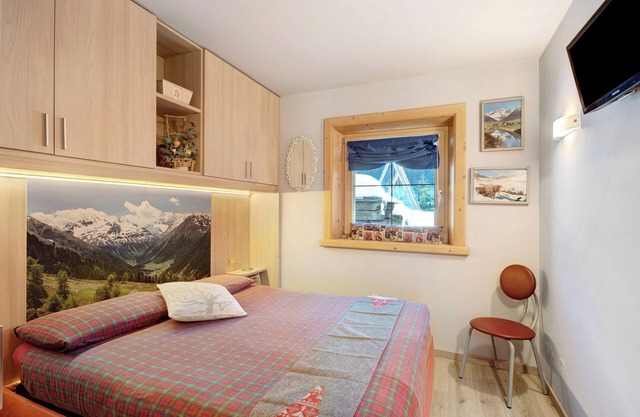 Baita del Sole Appartamento 3 with Mountain View, Wi-Fi, Terrace & Garden