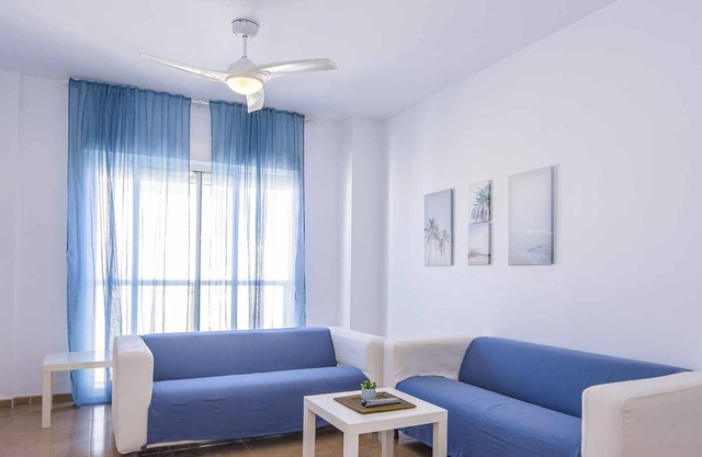 Bajel Apartment - Central, near the beach.