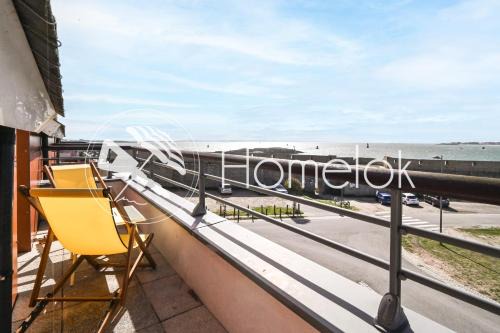 Balcon ensoleillé et confort moderne T3 vue mer