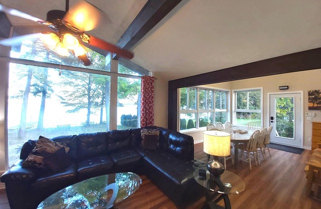 Balsam Lake Waterfront 5 Bedrooms, 3 Baths, 2 Kitchens, Sleeps 16, Dog friendly.