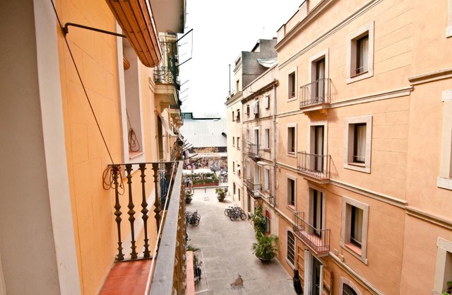 Barceloneta Suites Apartments Market