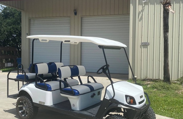Barndo by the Bay 6 seater Golf Cart included with rental❤️