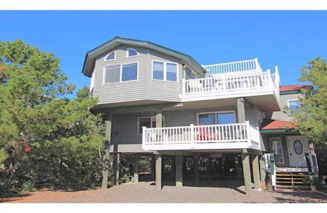 Barnegat Light (Long Beach Island, New Jersey) Newly Renovated Oceanside Home