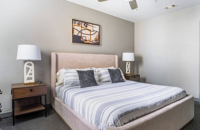 Barsala l Stylish 2BD City Escape Near Midtown & Medical District