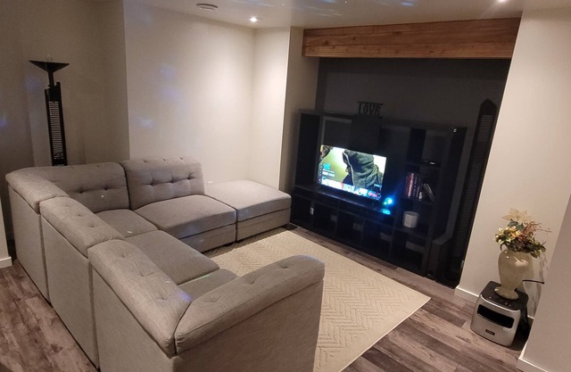 Basement suite with 1bed, 1bath and a sitting area with Kichenete by Westview HC