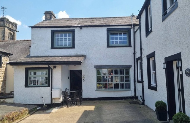 Bashall Barn, Eaves Hall, Outbarn all close by